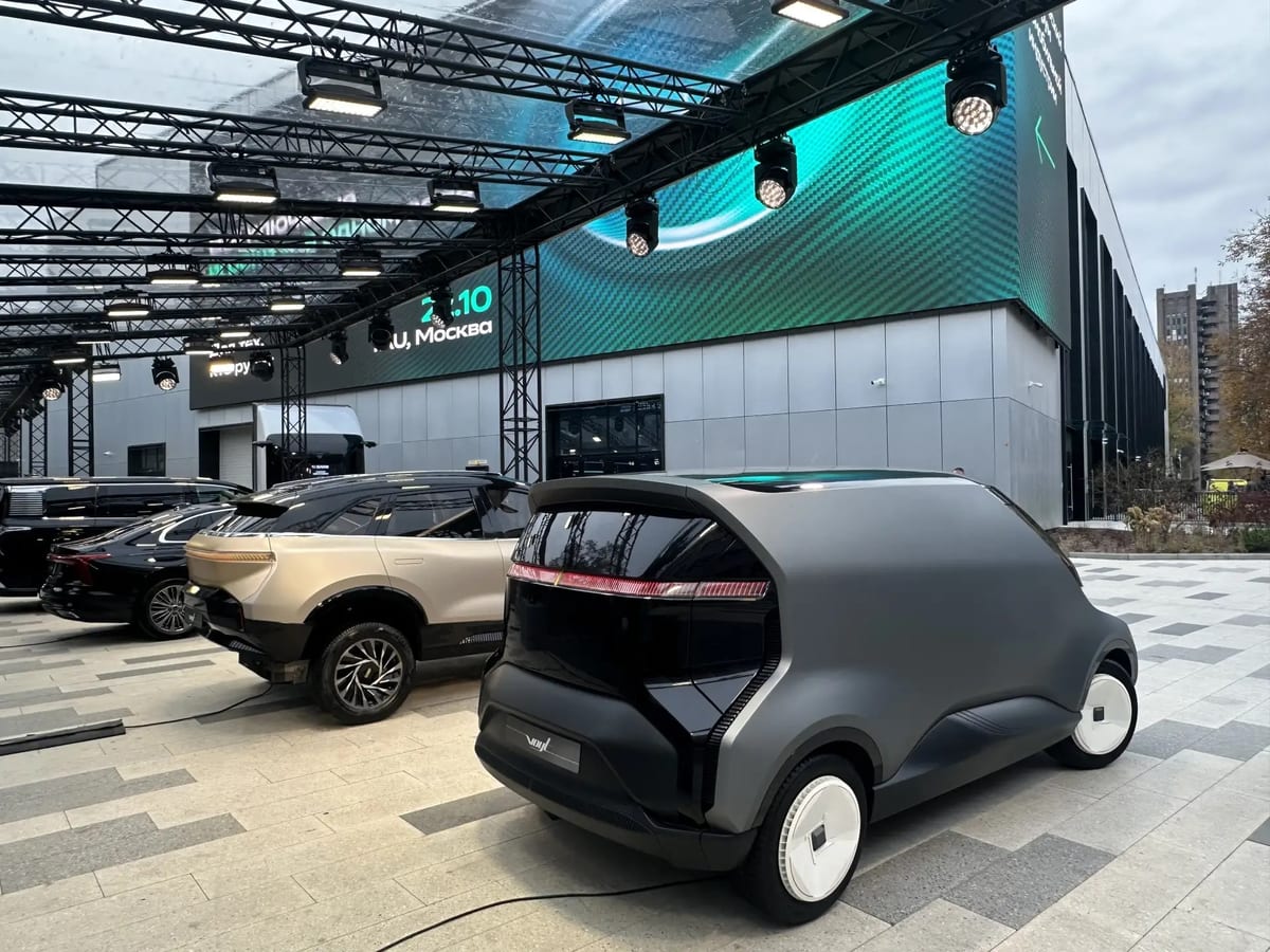 Композитный дивизион Росатома показал прототипы электромобилей Voyt SUV и Voyt LCV